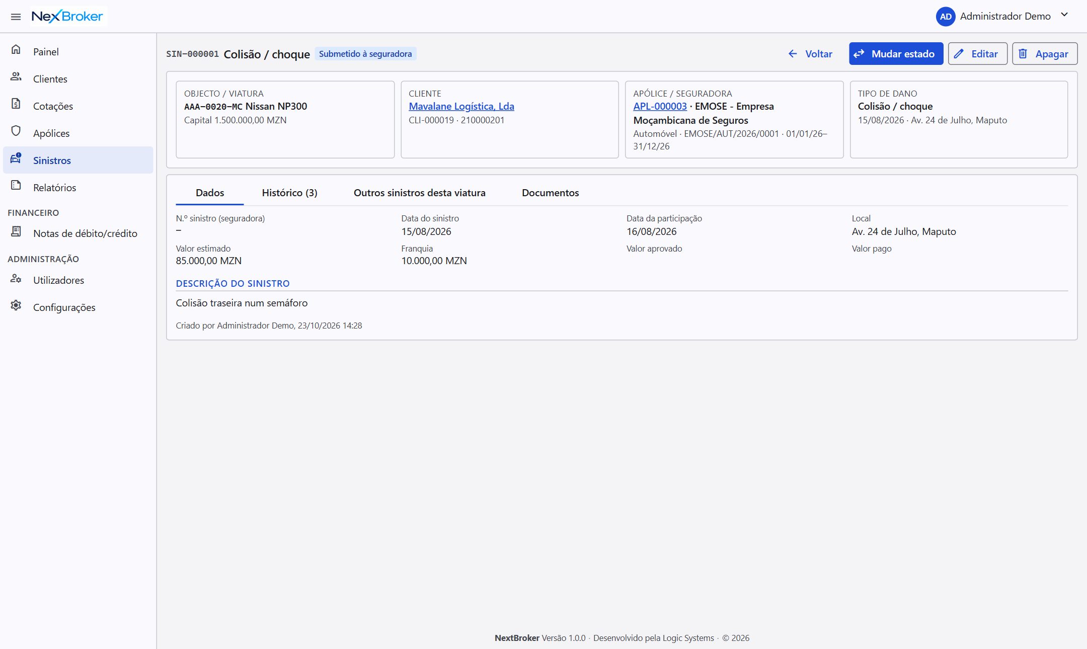 Detalhe de sinistro com viatura, cliente, apólice e tipo de dano